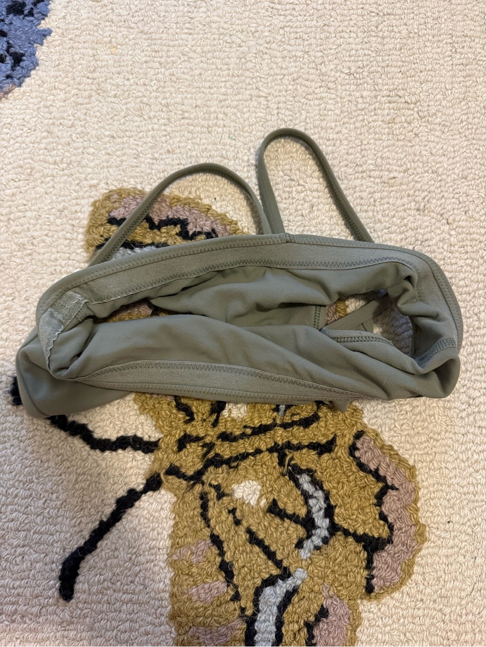 Vuori Women's AllTheFeels™ Bra in Pistachio - Picture 5 of 7